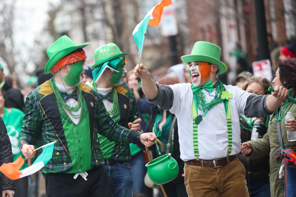 Qual a origem do Saint Patrick’s Day? 2 Boston possui o maior desfile de Saint Patrick's Day do mundo