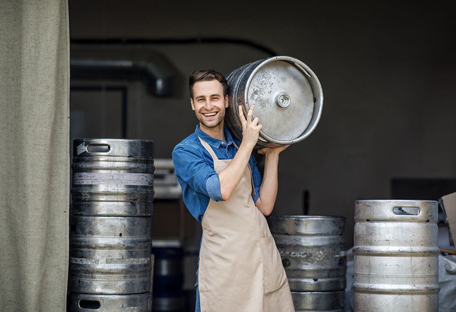 Você sabe a diferença entre chopp e cerveja? 2 A cerveja armazenada sob pressão ficou conhecida como chopp
